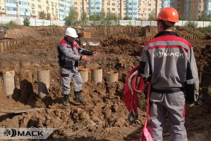 Укрепление стен и откосов деревянной забиркой