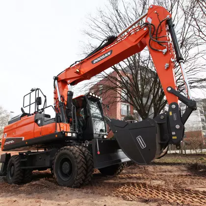 Колесный экскаватор Doosan DX210W 